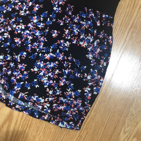 Shorts - Picture 3 of 3